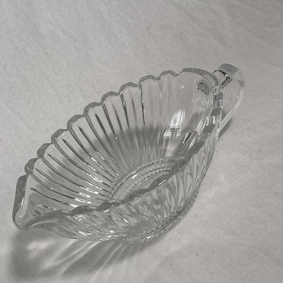 Mikasa Royal Suite #1410 Crystal Glass gravy/sauce Boat 8” - Picture 2 of 7